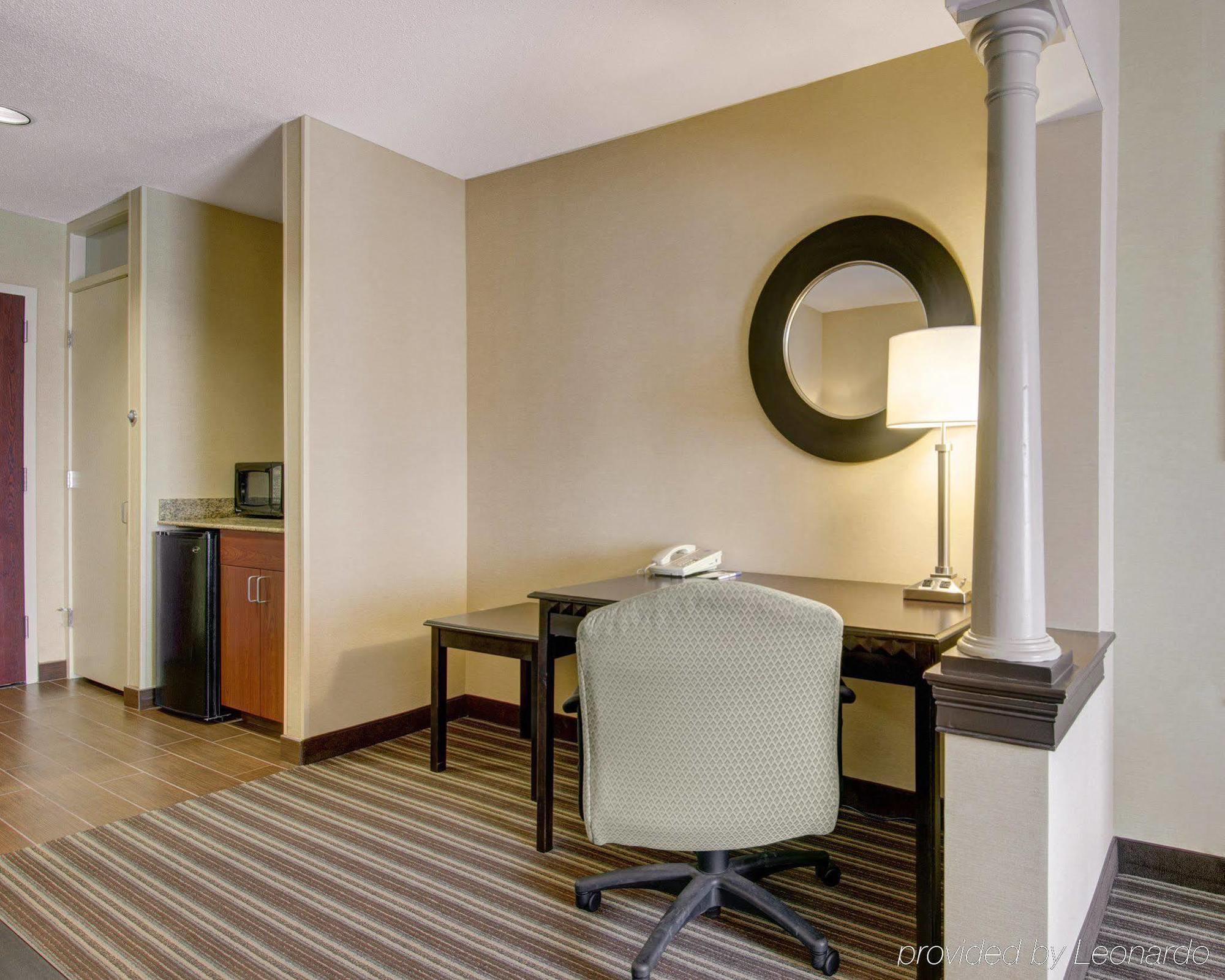 Spark By Hilton Woburn Boston Exterior photo